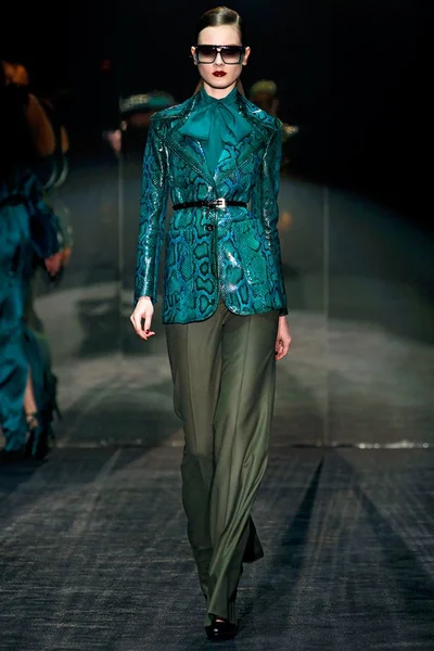 Look 7